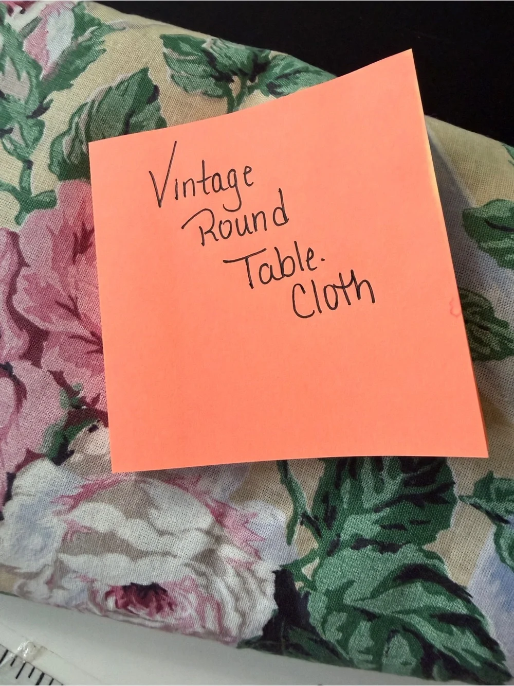 Vintage Tablecloth Round Cabbage Rose 68”